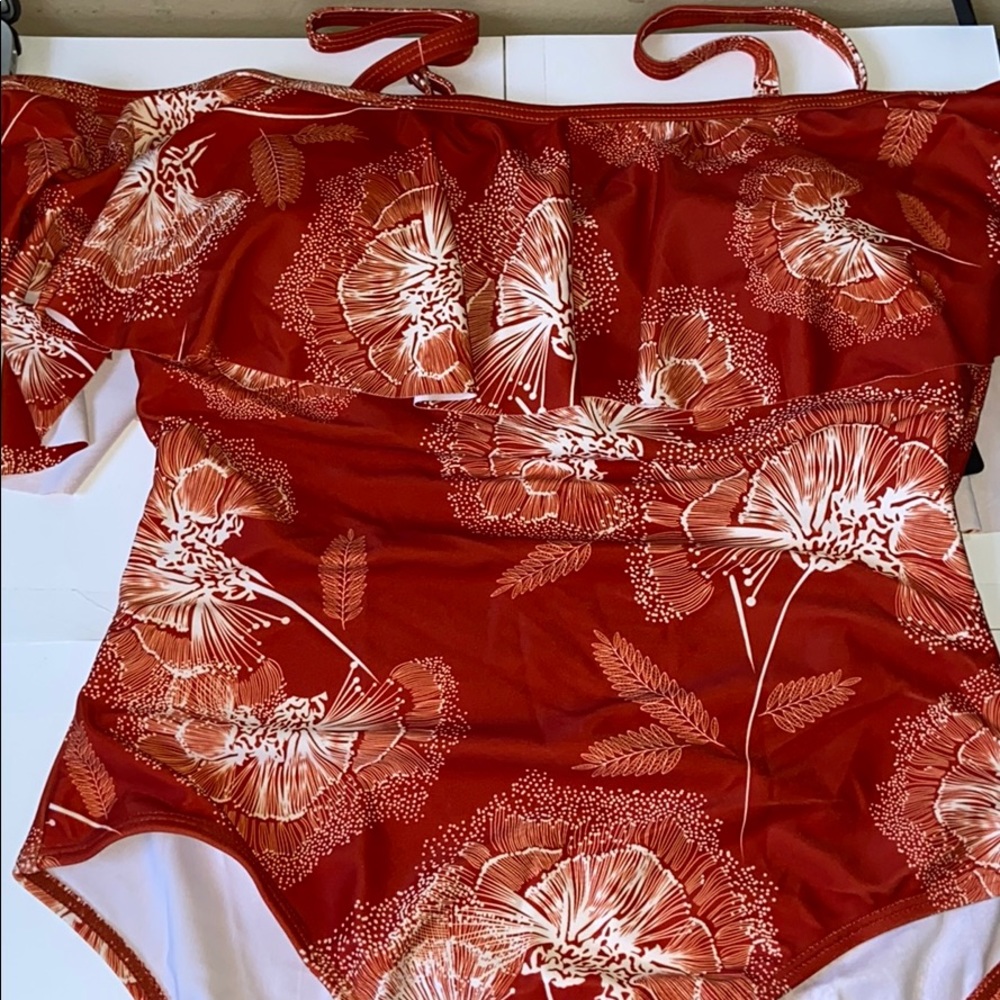 Swimsuit - Picture 3 of 3